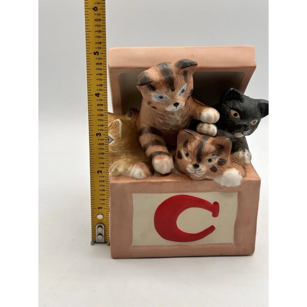 Vintage‎ 1981 MANN Cats In The Box Ceramic Music Box